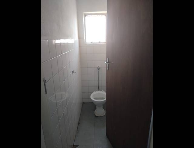 991M² BUSINESS CENTRE FOR SALE IN ALBERTON NORTH